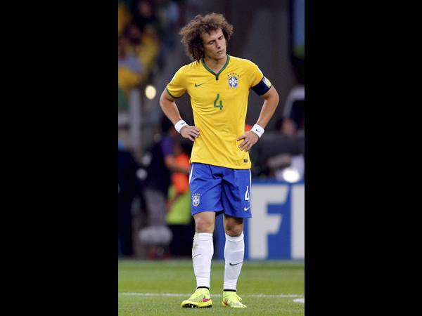 തകര്‍ന്നു, തരിപ്പണം