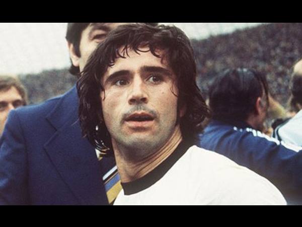 ഗെര്‍ഡ് മുള്ളറിനൊപ്പം