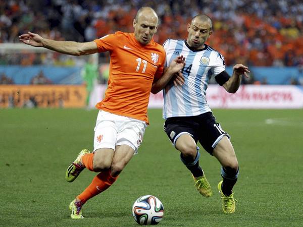 റോബന്‍ വേദനിപ്പിക്കുന്നു