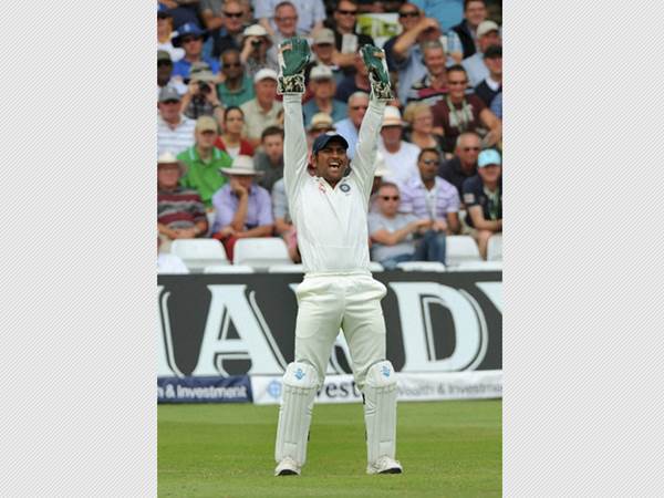 ഔട്ടല്ലേ അംപയറേ