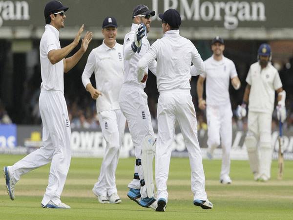 ധോണിക്ക്യാച്ച്