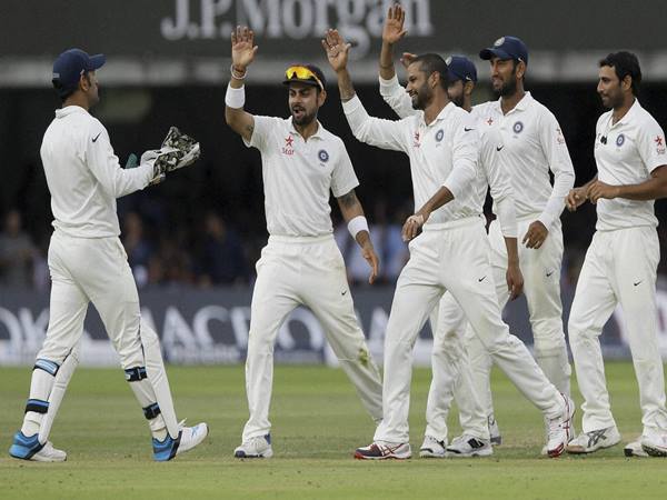 കളി നമ്മുടെ കയ്യില്‍