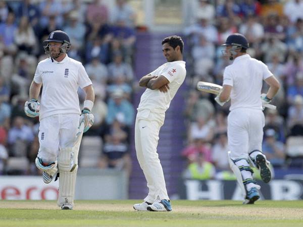 വിക്കറ്റെടുക്കാനും ആള് വേണം