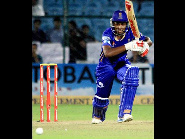 ദ്രാവിഡിന്റെ മുന്നില് ദ്രാവിഡിന്റെ മുന്നില്