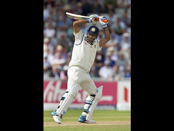 പൊരുതാന്‍ ധോണി മാത്രം