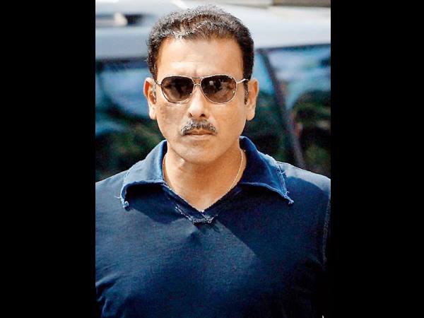 ബൗളറായി തുടക്കം ബൗളറായി തുടക്കം