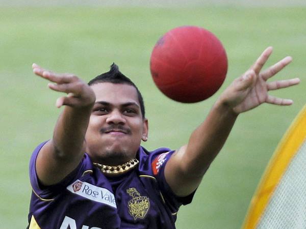 നരേന്‍ അത്ഭുതം തുടരുന്നു