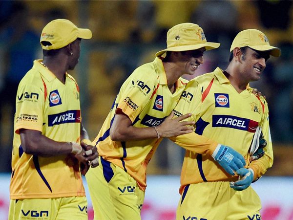 ഫീല്‍ഡിംഗ് ചെന്നൈ ഭേദം