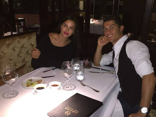 കാമുകിക്കൊപ്പം