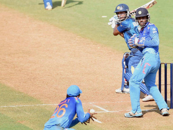 സങ്കക്കാര ഔട്ട്