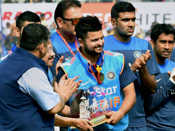 200 കളി, അയ്യായിരം റണ്‍സ്