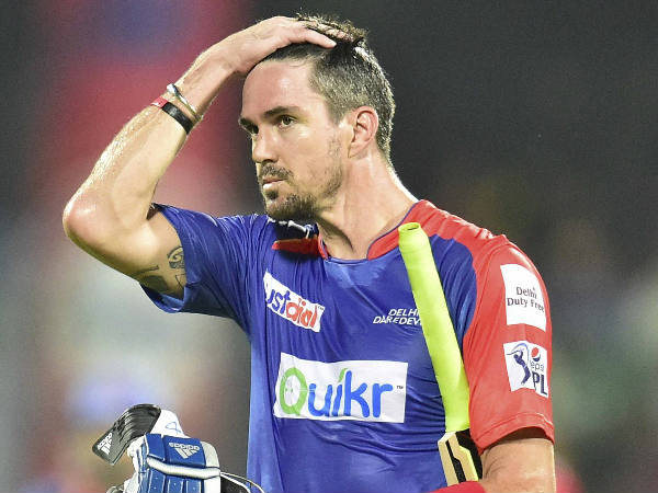 പീറ്റേഴ്‌സനും ഔട്ട്