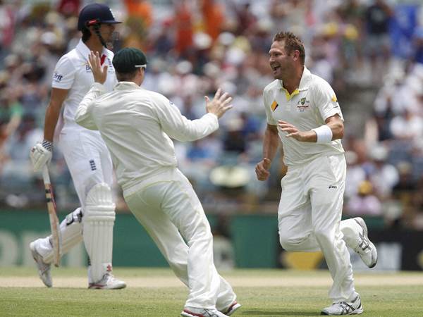 ഇത്തവണ അടി ഹാരിസ് വക