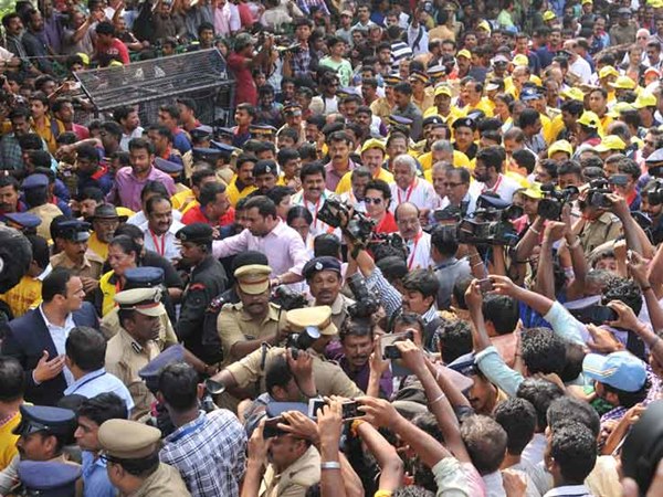 എല്ലാവര്‍ക്കും പിന്തുണ വേണം