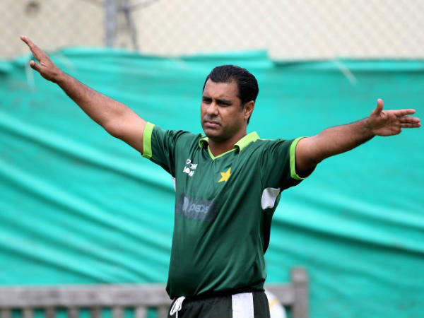 വഖാര്‍ യൂനിസ്