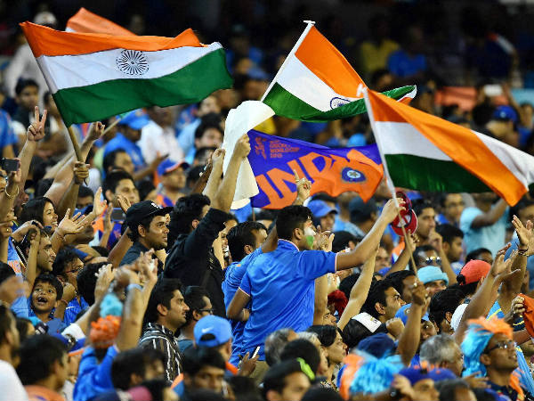 കാണികള് കാണികള്