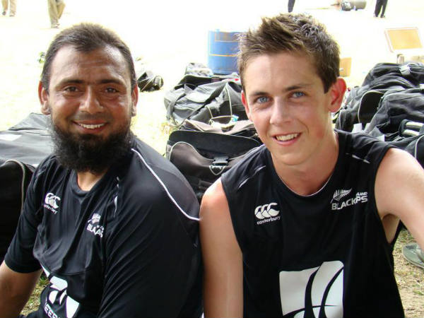 കക്കൂസില് വരെ ഒളിപ്പിച്ചിട്ടുണ്ട് കക്കൂസില് വരെ ഒളിപ്പിച്ചിട്ടുണ്ട്