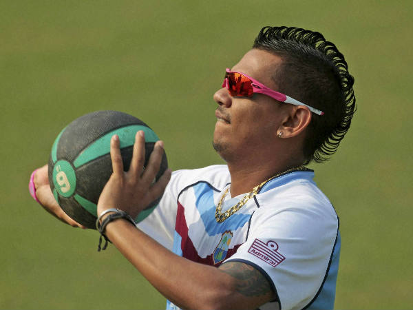 സുനില്‍ നരെയ്ന്‍ വിവാദം