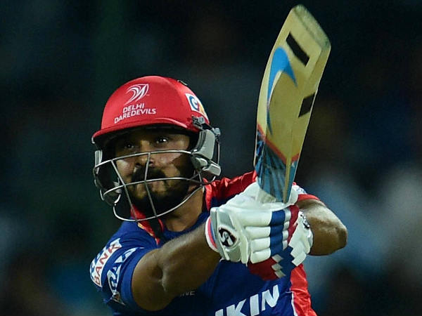 ക്യാപ്റ്റന്‍ ഇവിടെയുണ്ട്