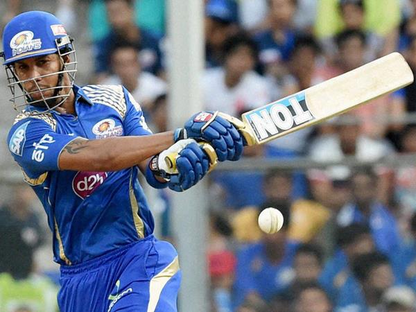 സിമ്മണ്‍സ് പൊരുതി