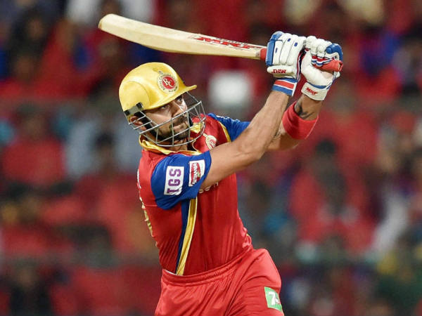 മിന്നും തുടക്കം