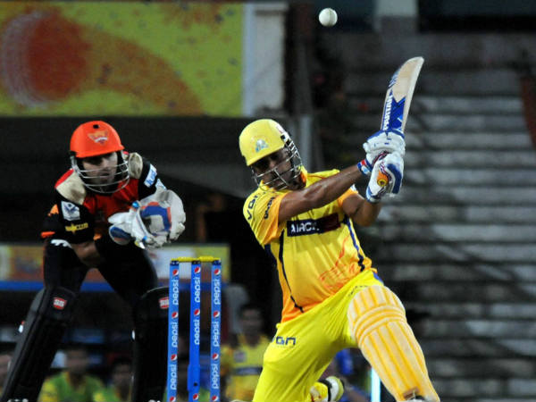 ധോണി തിരിച്ചെത്തി പഴയ കോച്ചിന് അടുത്തേക്ക്