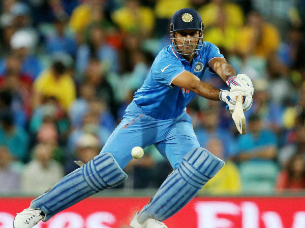 ധോണി സ്റ്റാന്‍സ് മാറ്റിയത് ഇങ്ങനെ