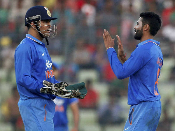 ധോണിയുടെ നിയന്ത്രണം വിട്ടു