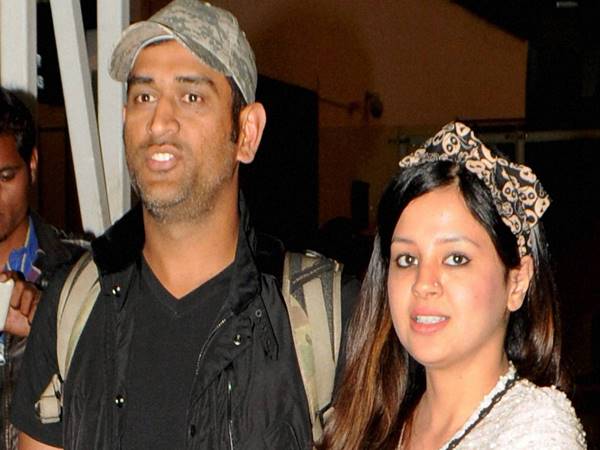 സാക്ഷിക്കൊപ്പം