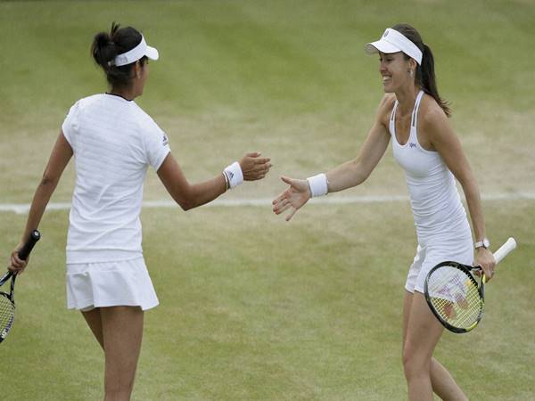 മാര്‍ട്ടിനയാണ് താരം