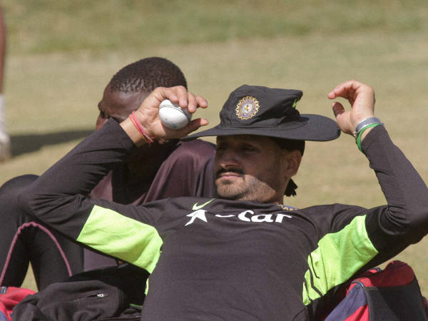 ഭാജി പിടിച്ചെറിഞ്ഞു