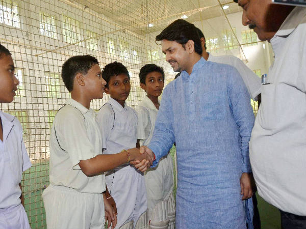 പ്രസിഡണ്ടിനൊത്ത സെക്രട്ടറി