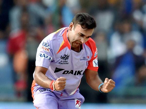 മിശ്ര കറക്കിയെറിഞ്ഞു