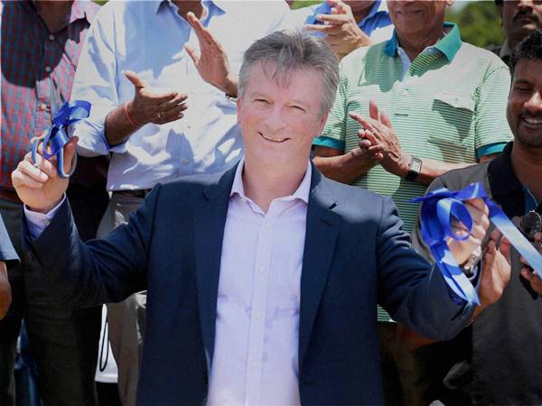 സ്റ്റീവ് വോ ബെംഗളൂരുവില്‍