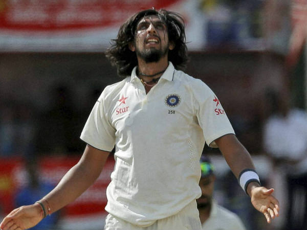 അതിര്‍ത്തിരേഖയ്ക്കുള്ളില്‍ കളിക്കണം