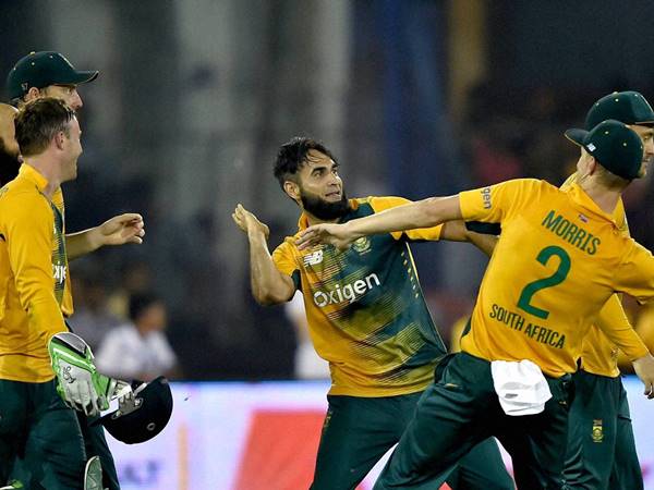 തകര്‍പ്പന്‍ ബൗളിംഗ്