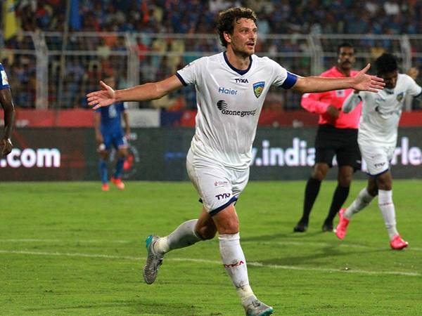 എലാനോ പല കുലുക്കി