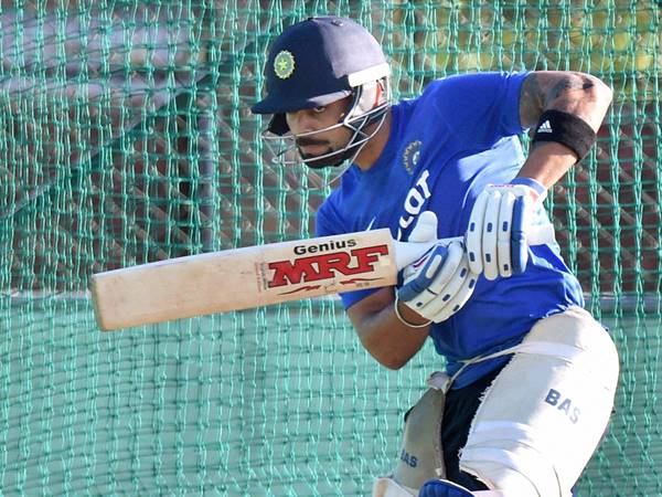 കയ്യടിക്കാതെ കോലി