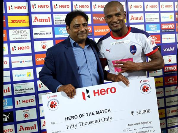 പുനെ എഫ്‌സി താരങ്ങള്‍