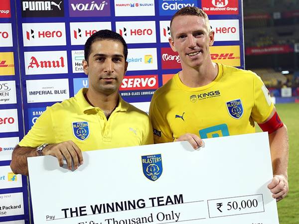 പിന്നാലെ വാട്ടും