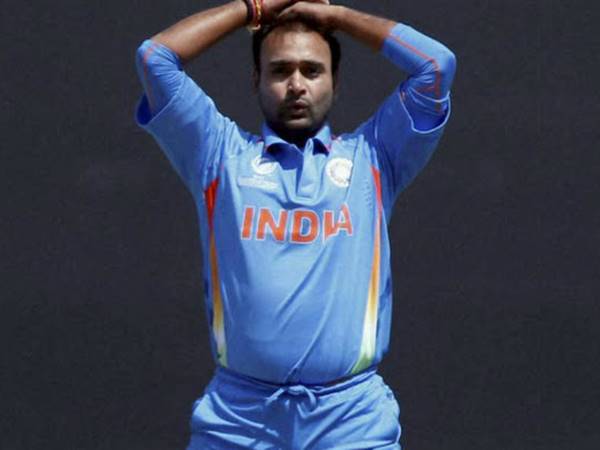 ഡിവില്ലിയേഴ്‌സിനെ വീഴ്ത്തി മിശ്ര