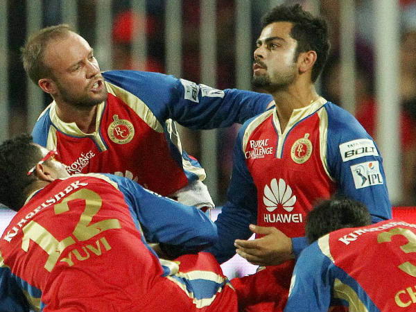 ഡിവില്ലിയേഴ്‌സ് ചരിത്രം രചിക്കുന്നു