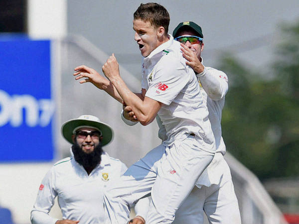 മോര്‍ക്കലിന്റെ തീപ്പന്തുകള്‍