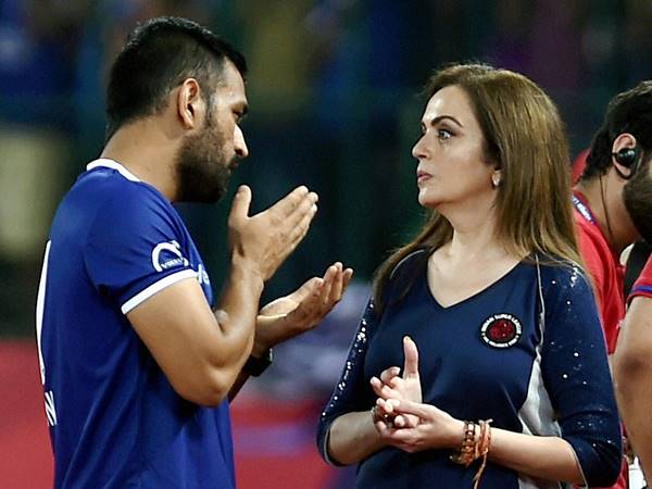 ധോണിയും നീതയും