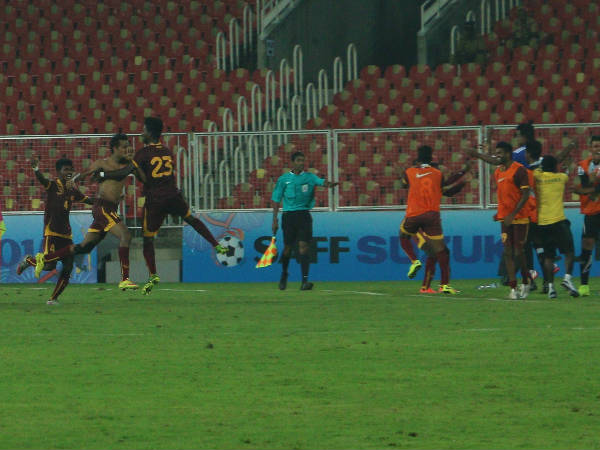 ഗോള്‍ ആഘോഷത്തിലും മഞ്ഞക്കാര്‍ഡ്