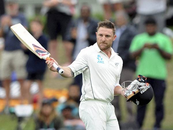 ഗാര്‍ഡ് ഓഫ് ഓണറില്ല കയ്യടി മാത്രം