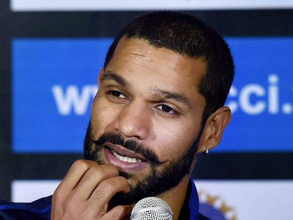 ധവാന് ബാറ്റ് ചെയ്യാന്‍ പറ്റുന്നില്ല