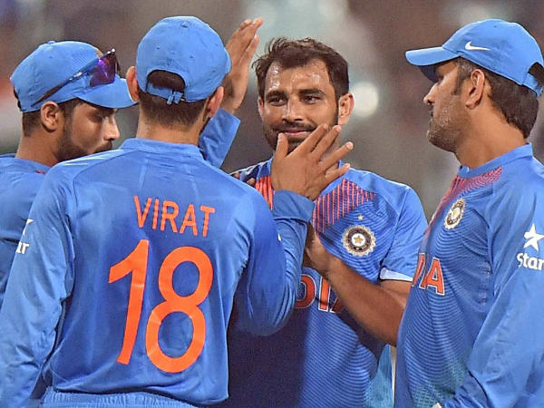 ധോണി പതിവ് ശൈലിയില്‍