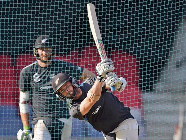 ടോസ് ന്യൂസിലന്‍ഡിന് 