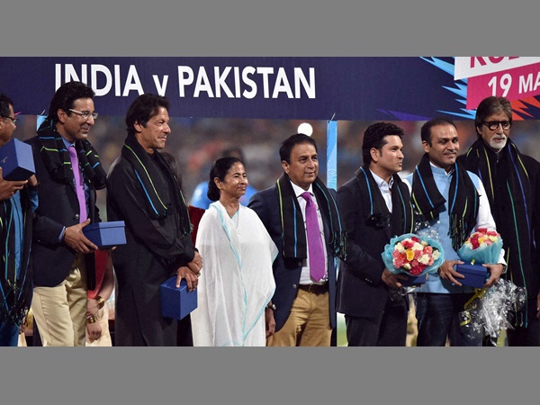 ആരാണ് വിവാദത്തിന് പിന്നില്‍